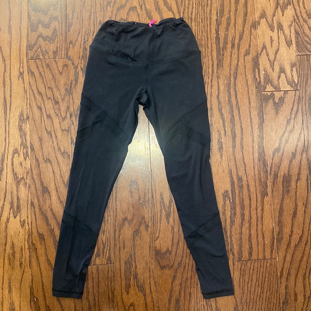 Victoria’s Secret active leggings